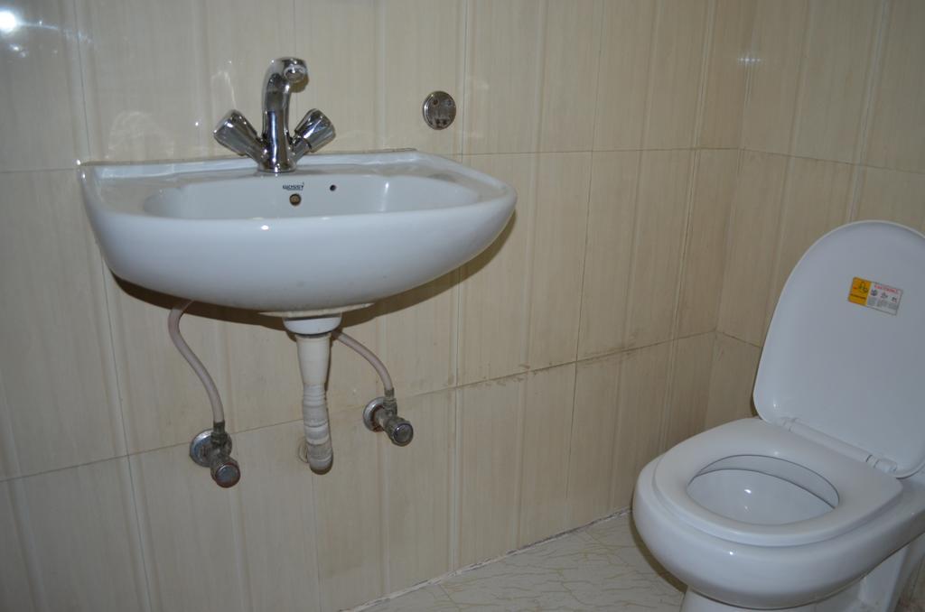 Hotel S B New Delhi