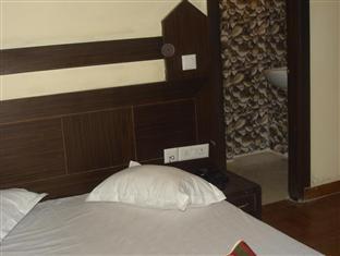 Hotel S B New Delhi