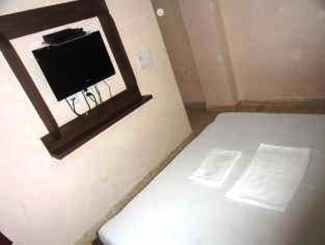 Hotel S B *